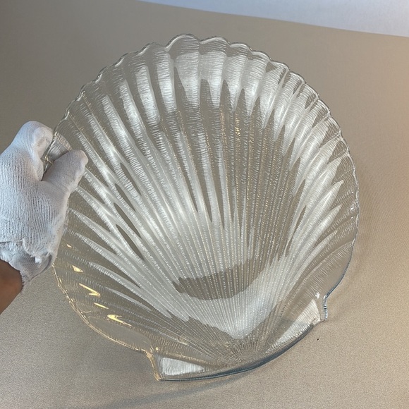 Arcoroc French Glass Sea Shell Serving Platter. - Picture 3 of 10